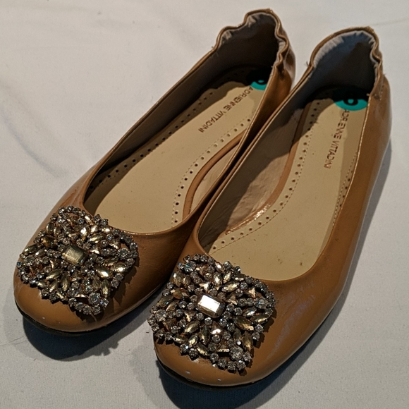 Adrienne Vittadini Shoes - NWT Adrienne Vittadini Flats